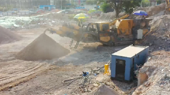 Mobile counterattack crushing station Construction waste